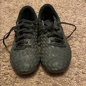Soccer shoe
